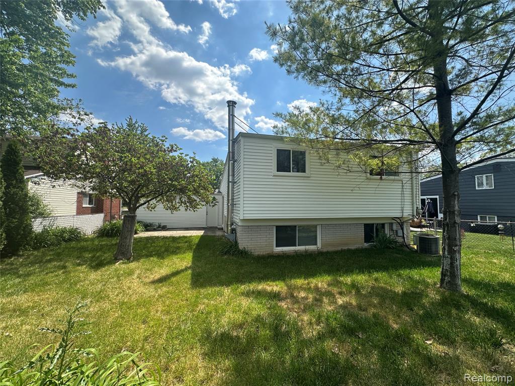 1111 Langley Boulevard, Commerce Twp, MI — Photo 12
