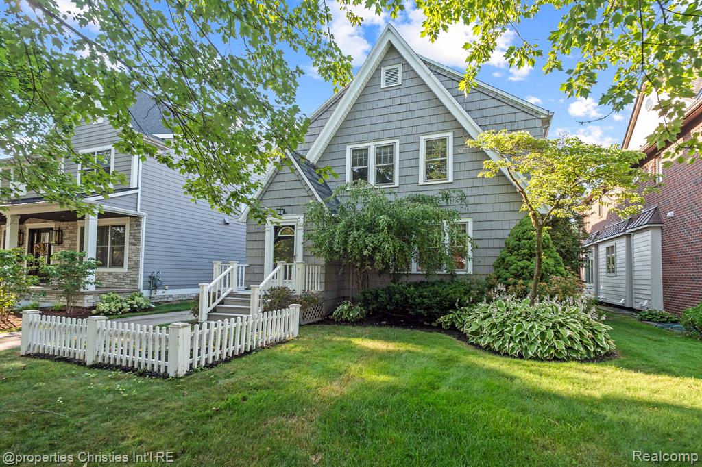 532 Wallace Street, Birmingham, MI 48009 — Photo 2