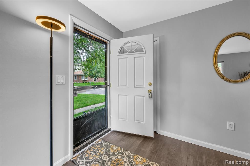 1963 WICKHAM Street, Royal Oak, MI 48073 — Photo 3