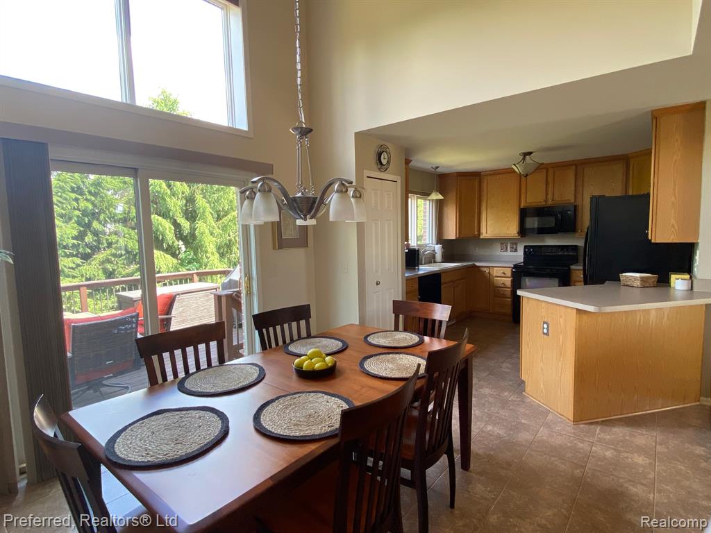 8360 OPAL Drive, Westland, MI — Photo 8