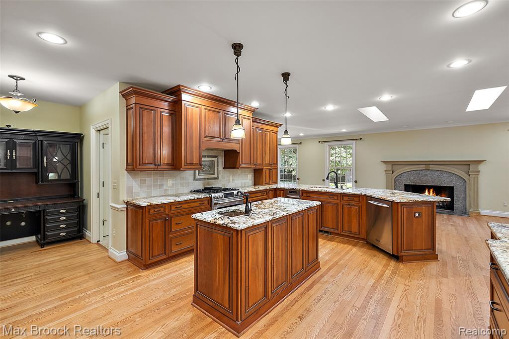 748 Waddington Street, Bloomfield Hills, MI 48301 — Photo 14