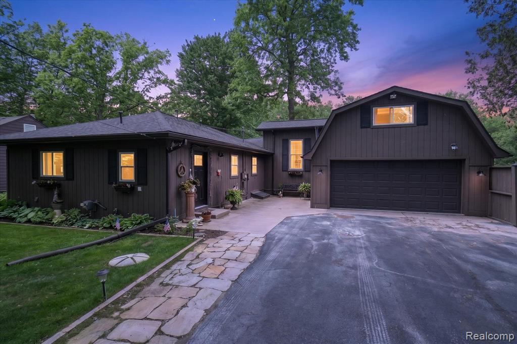 6415 Riverdale Road, Whitmore Lake, MI 48189 — Photo 6