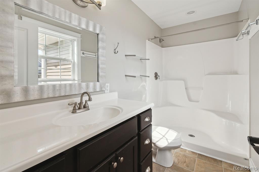 8585 ASHLAND, Freeland, MI 48623 — Photo 18