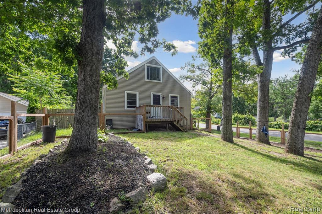 6274 HATCHERY Road, Waterford, MI 48329 — Photo 3