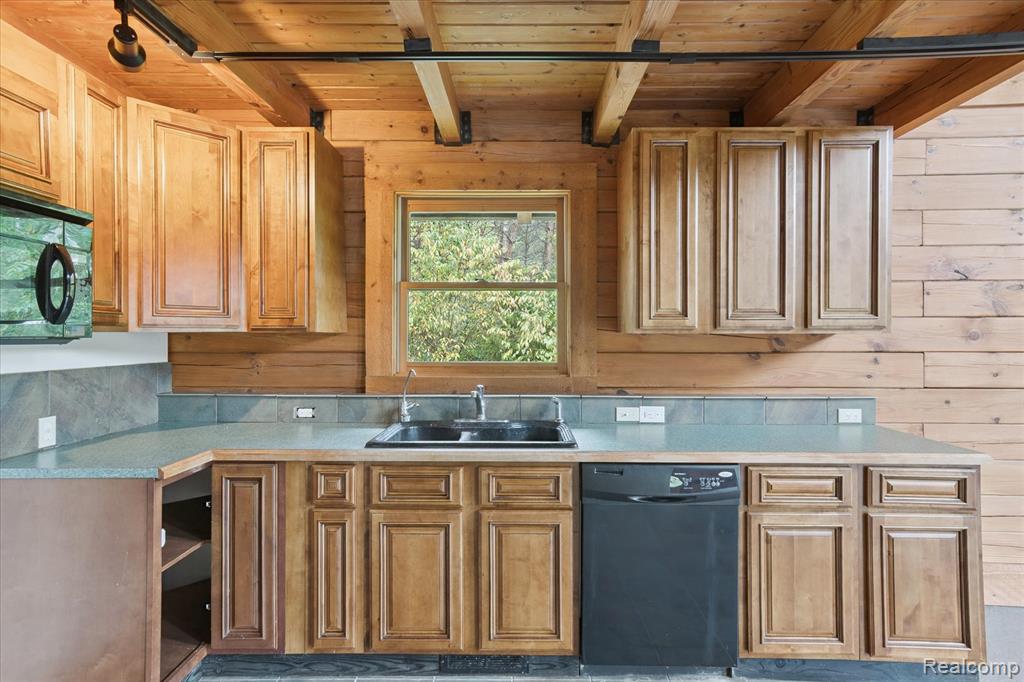 9797 Rolling Pines Drive, Brighton, MI 48116 — Photo 15