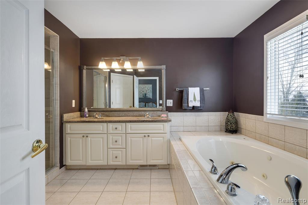 55453 Macintosh Court, Shelby Twp, MI 48316 — Photo 16