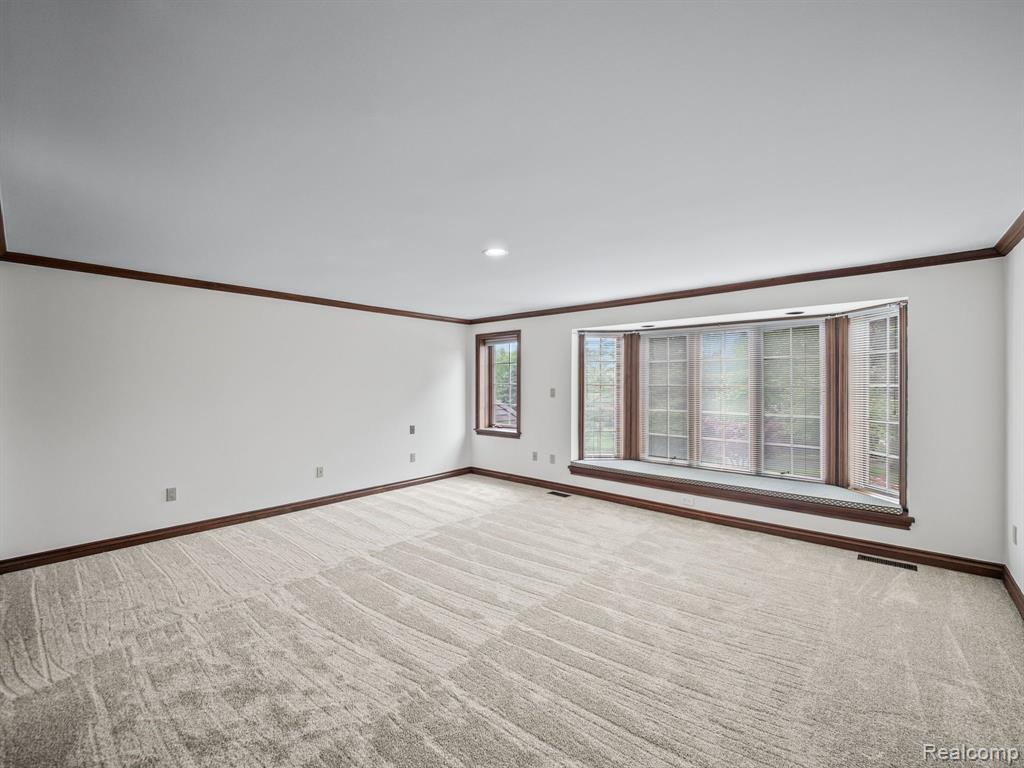 4932 SUSANS Way, Bloomfield Hills, MI 48302 — Photo 29