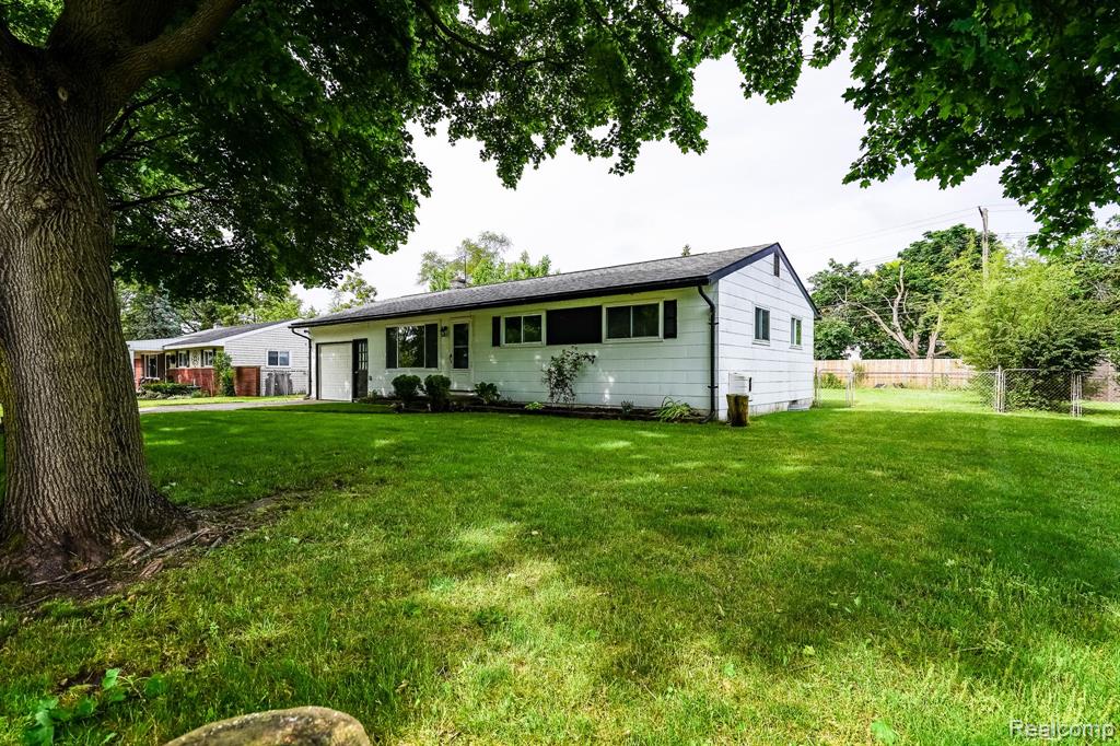 46269 HULING Street, Shelby Twp, MI 48317 — Photo 47