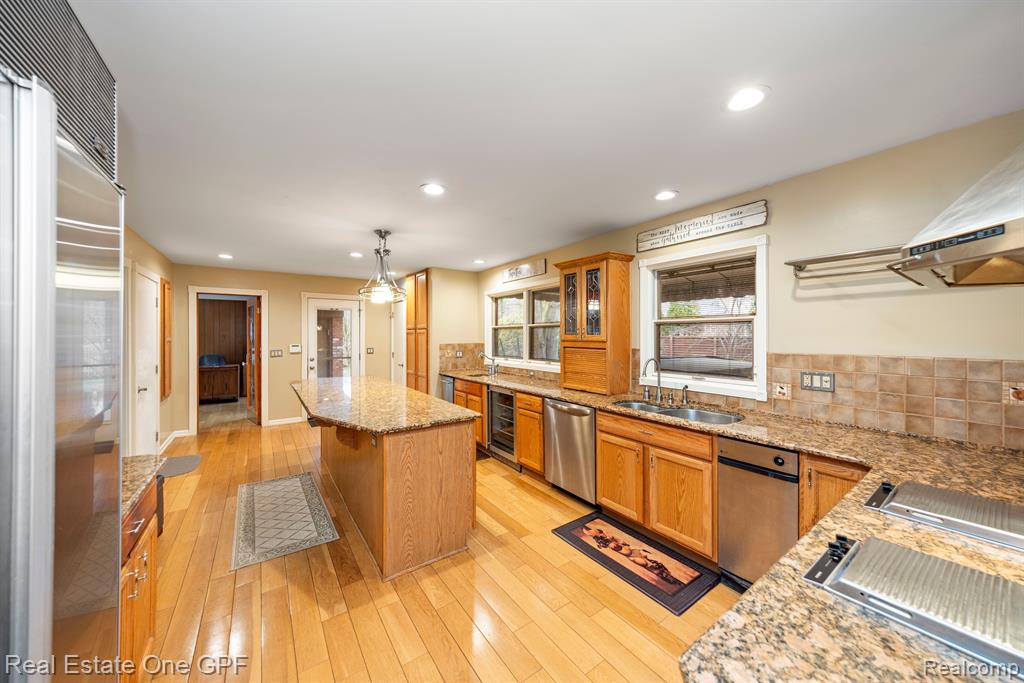 6 ELMSLEIGH Lane, Grosse Pointe, MI 48230 — Photo 16