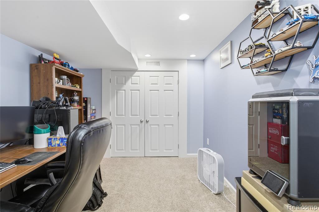 816 Oak Cluster Court, Howell, MI 48855 — Photo 42