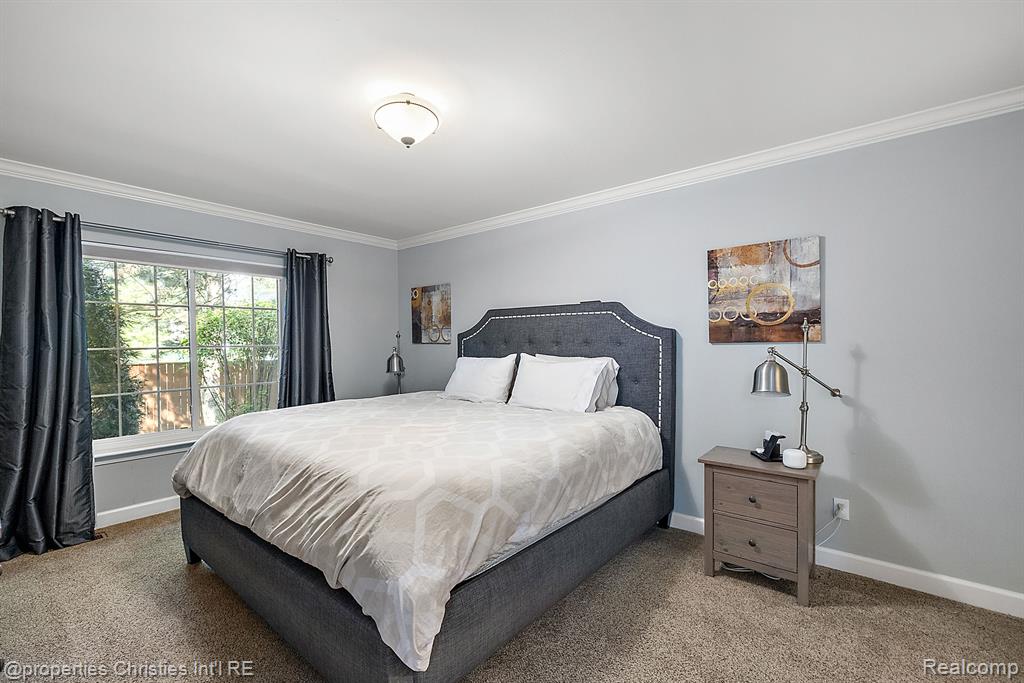 301 JAMES Circle, Royal Oak, MI 48067 — Photo 10