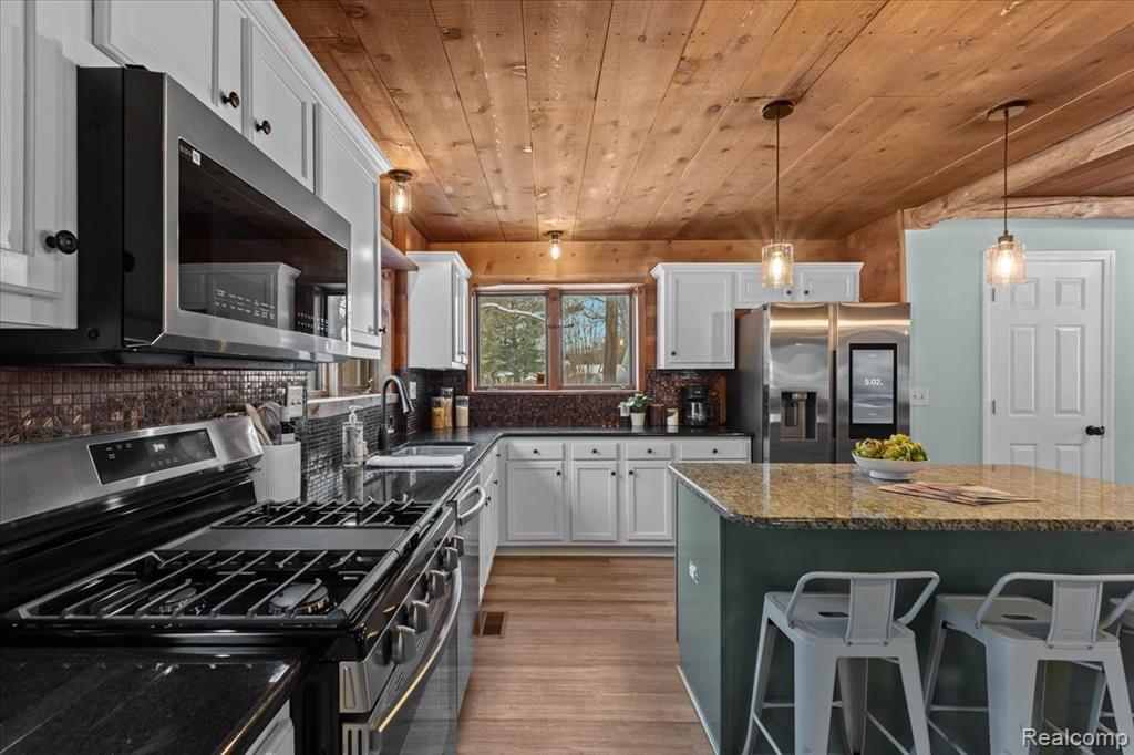 1747 Center Drive, Temperance, MI 48182 — Photo 13
