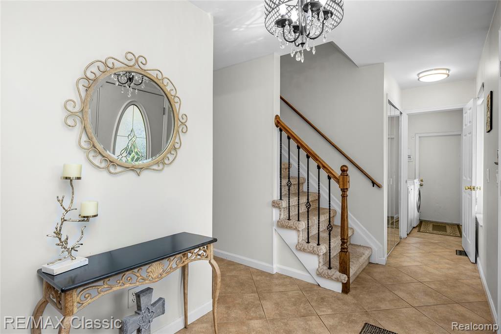 5651 Warrenshire Drive, West Bloomfield, MI — Photo 39