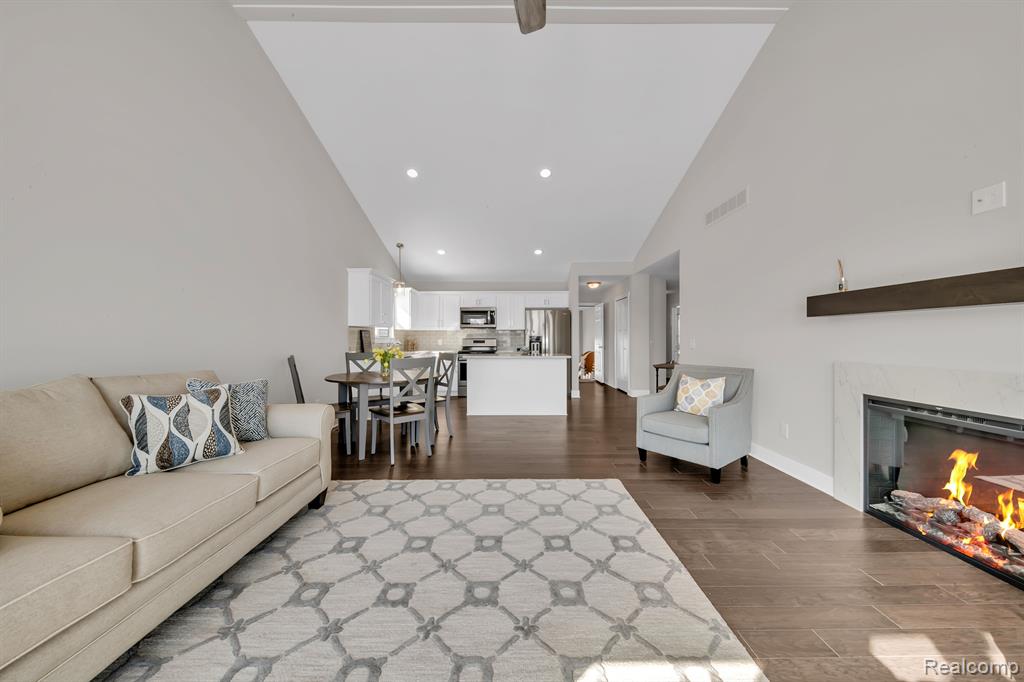 48341 APPLEGROVE Lane, New Baltimore, MI, 00000