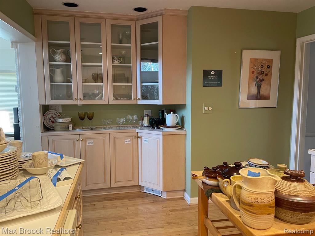 6285 HILLS Drive, Bloomfield Hills, MI 48301 — Photo 6
