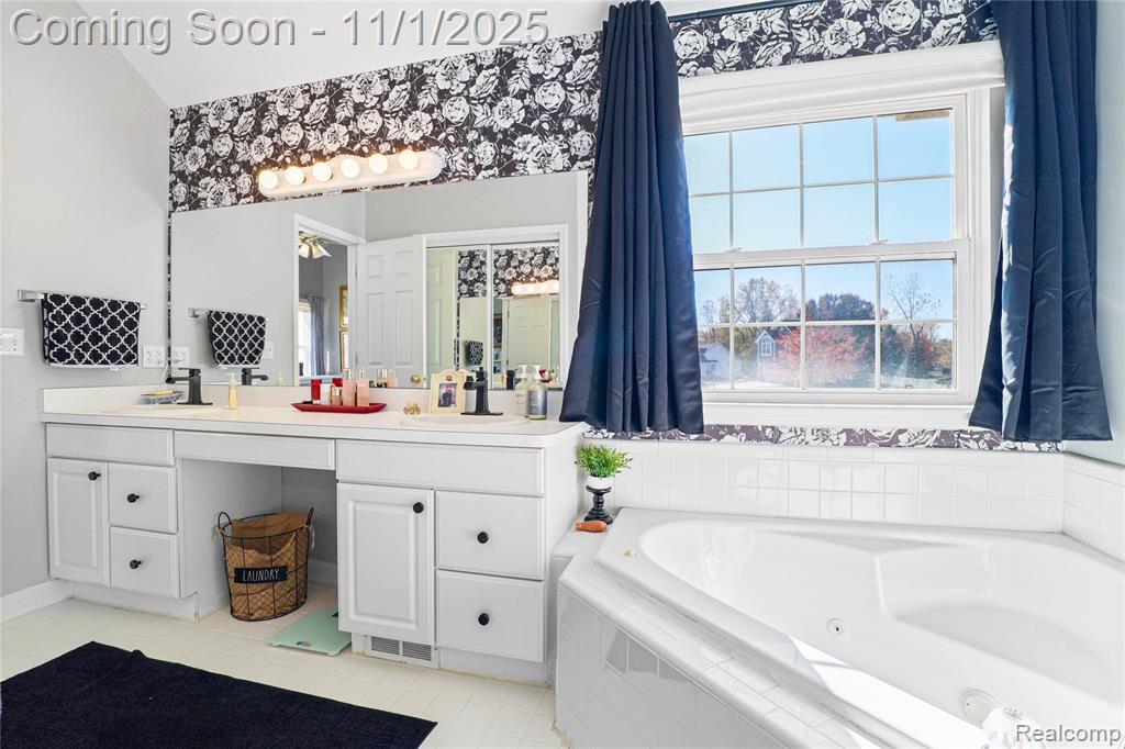 5082 Prestonwood Lane, Flushing, MI 48433 — Photo 38