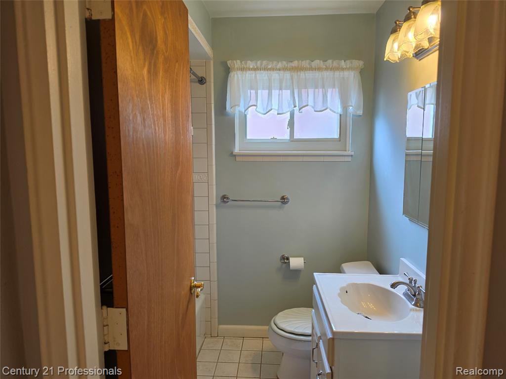 29421 Mark Avenue, Madison Heights, MI 48071 — Photo 35