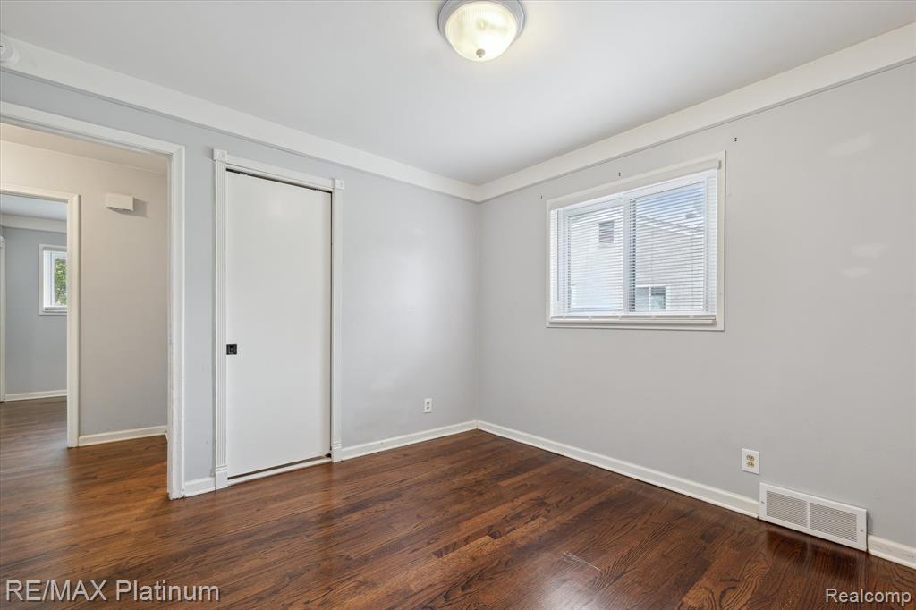 8685 Terri Drive, Westland, MI — Photo 22