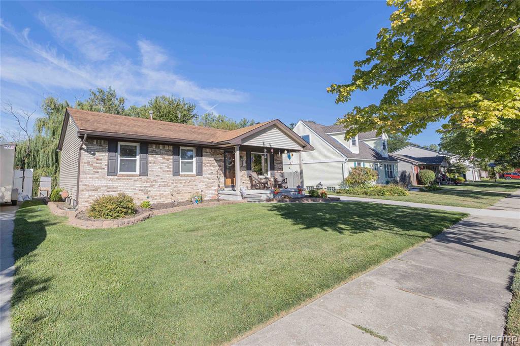 25298 Castlewood Drive, Woodhaven, MI 48183 — Photo 3