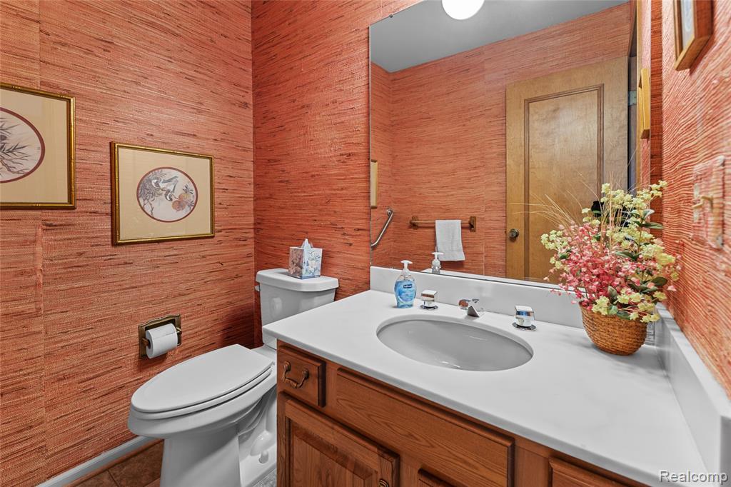 897 Augusta Drive, Rochester Hills, MI 48309 — Photo 31