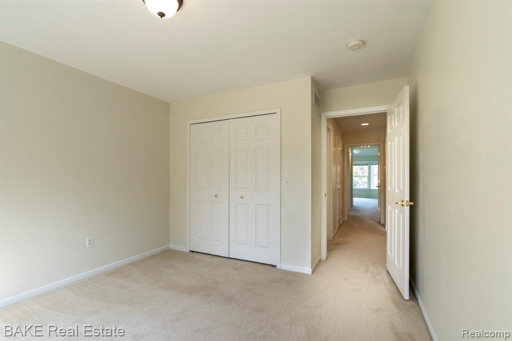 49402 N Glacier, Northville, MI 48168 — Photo 27