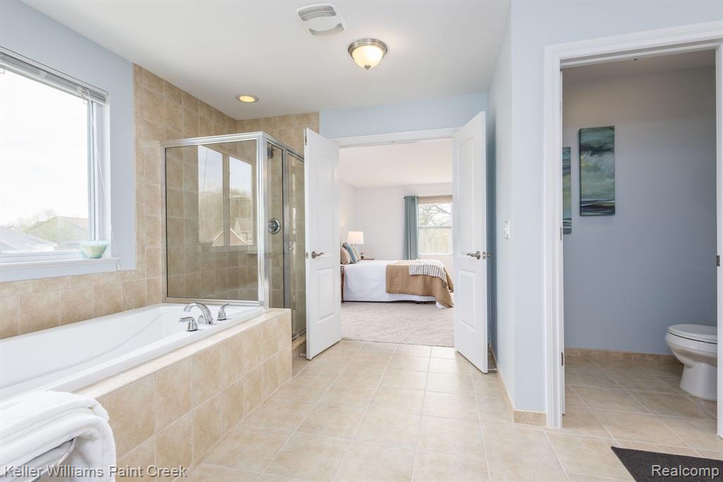 894 Wynstone Circle N, Oakland, MI — Photo 39
