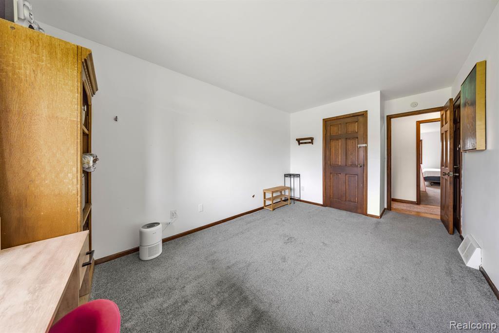 5412 N JENNINGS Road, Flint, MI 48504 — Photo 16