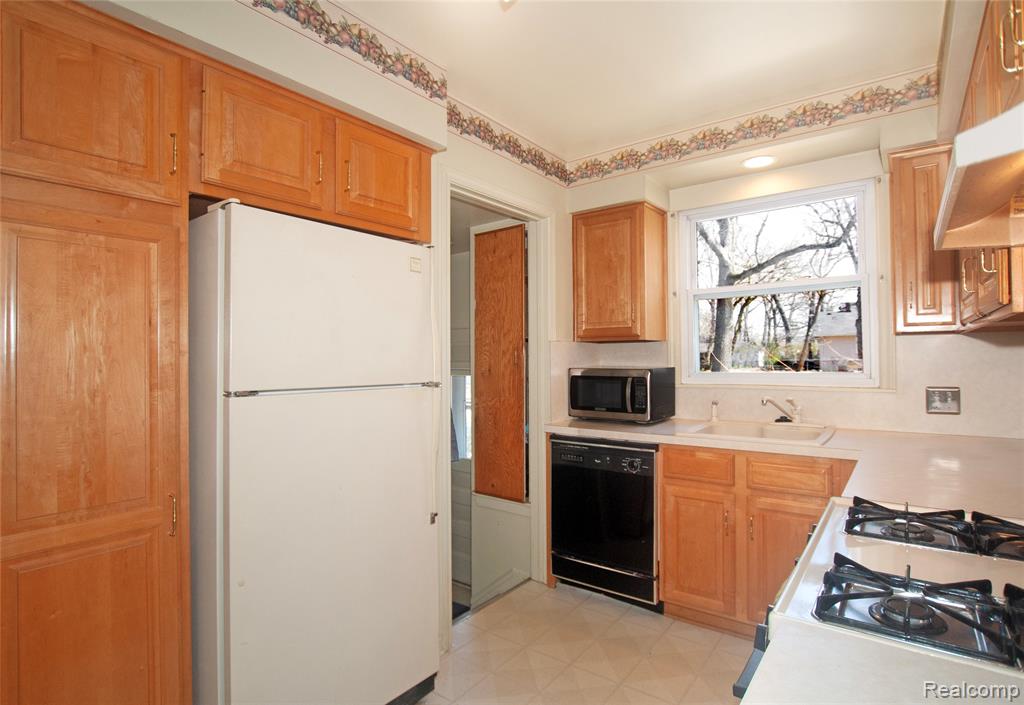 802 Catalpa Drive, Royal Oak, MI 48067 — Photo 11