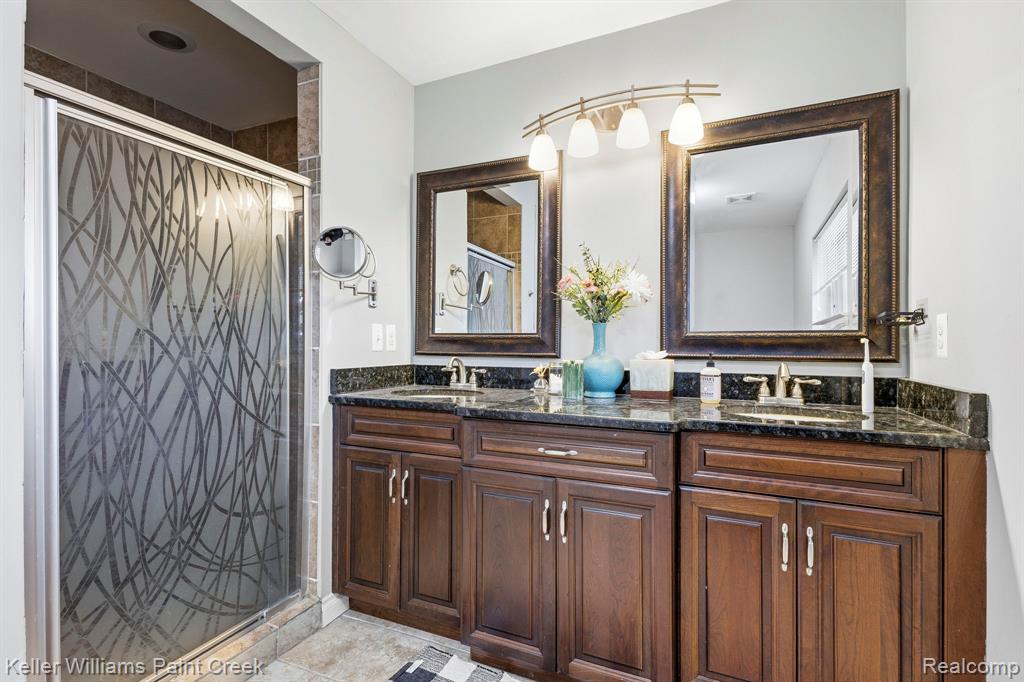 418 Oak Street, Rochester, MI 48307 — Photo 34
