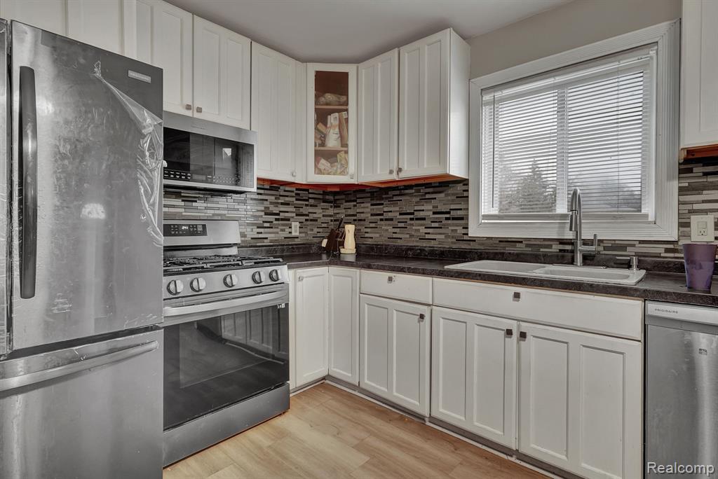 5616 Griggs Drive, Flint, MI 48504 — Photo 9