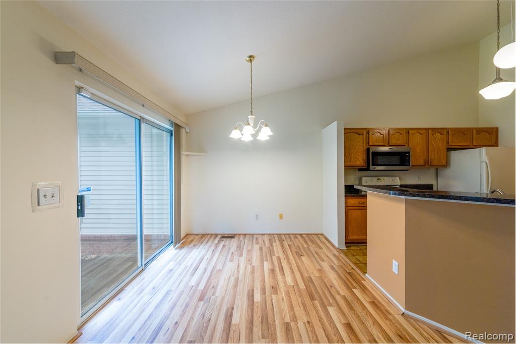 37342 AMHURST Drive, Westland, MI — Photo 11