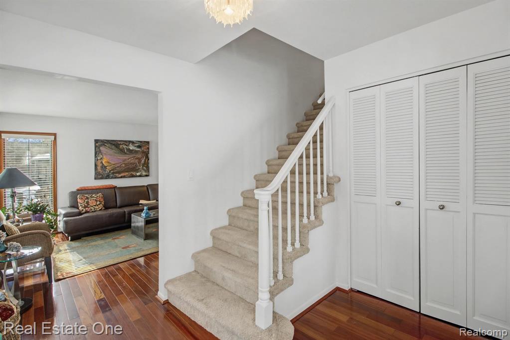 7174 Creeks Crossing, West Bloomfield, MI — Photo 5