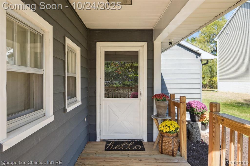 4066 Green Lake Road, West Bloomfield, MI 48324 — Photo 4