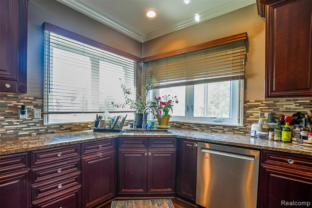 54182 Queensborough Drive, Shelby Twp, MI 48315 — Photo 24