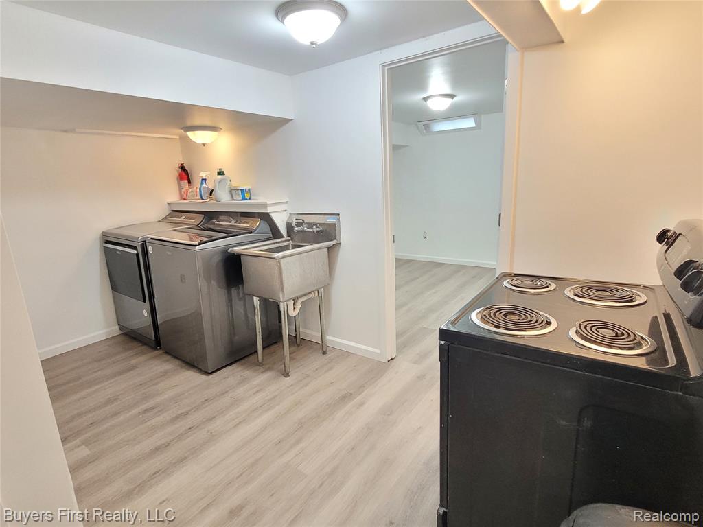26040 Marlowe Place, Oak Park, MI 48237 — Photo 23