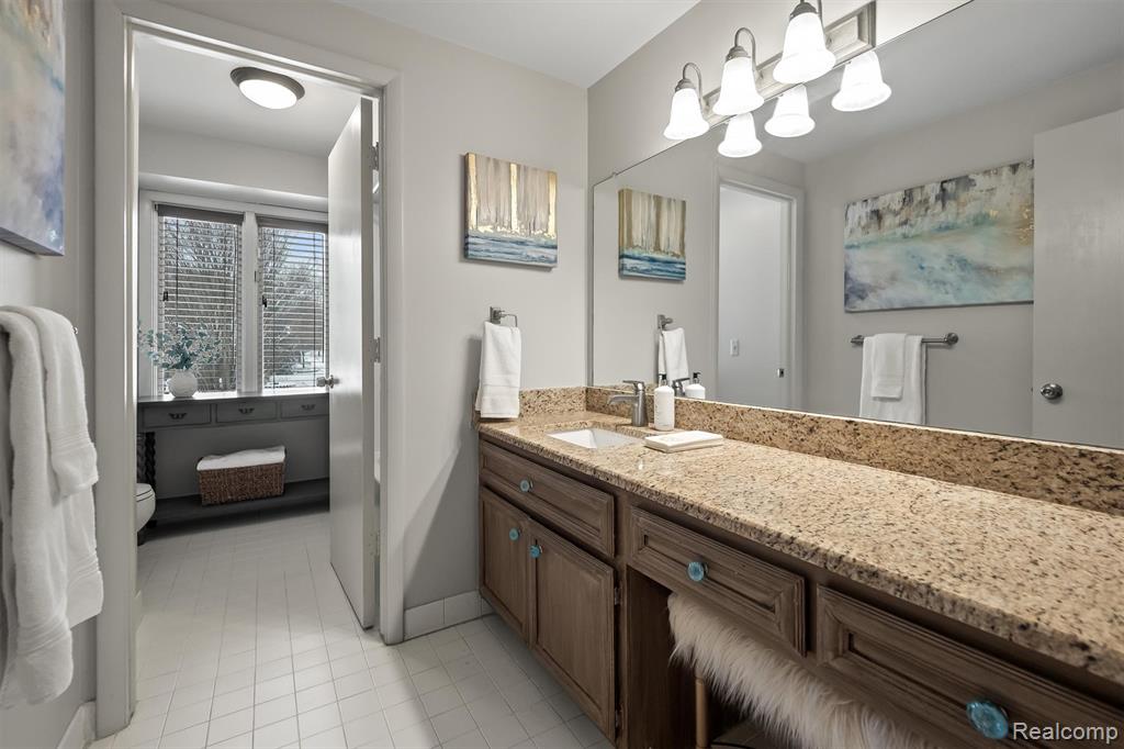 4926 Oak River Drive, Troy, MI 48098 — Photo 32