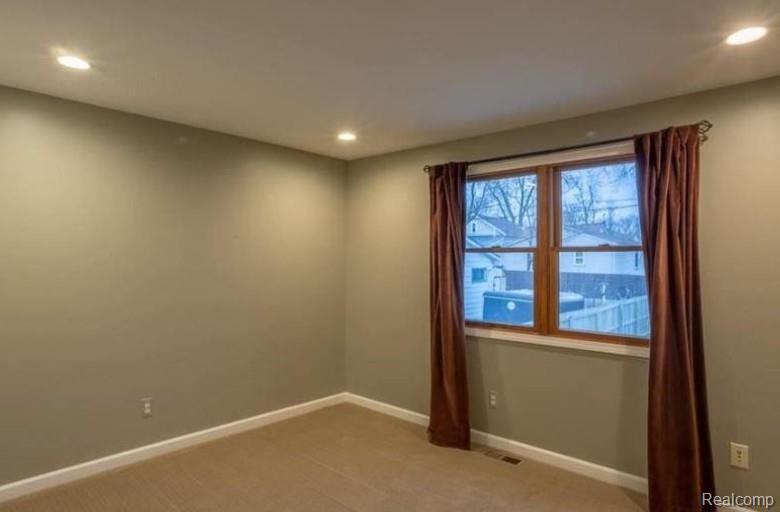 4022 Hazelett Drive, Waterford, MI 48328 — Photo 12
