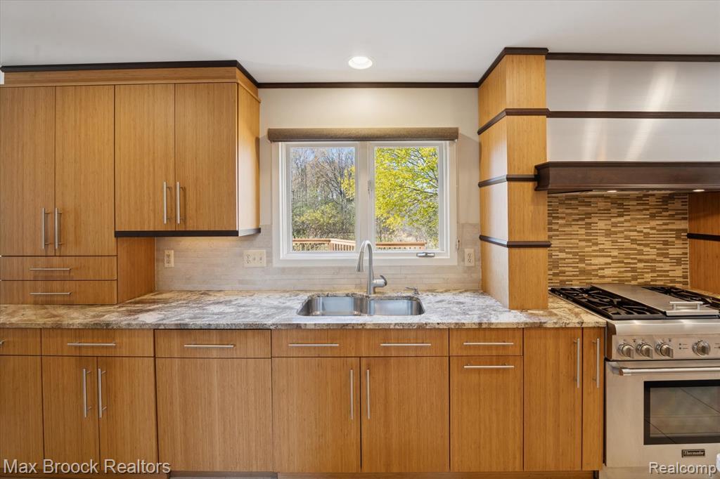 25797 Arcadia Drive, Novi, MI — Photo 19