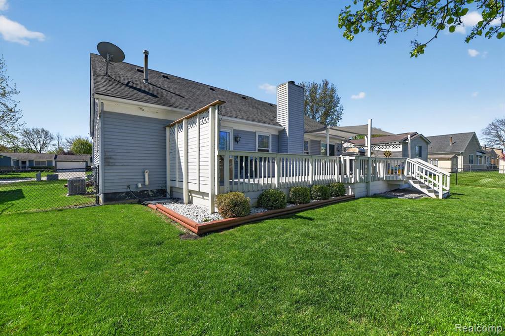 61350 Creekview Drive, South Lyon, MI 48178 — Photo 42