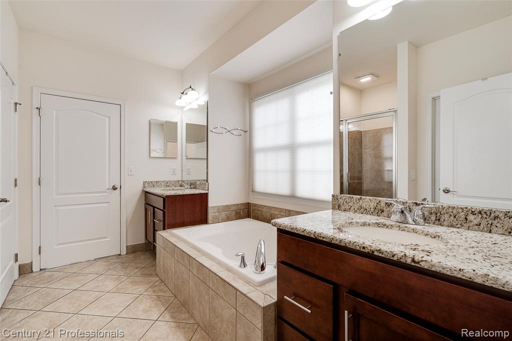 50553 Billenca Drive, Novi, MI — Photo 54