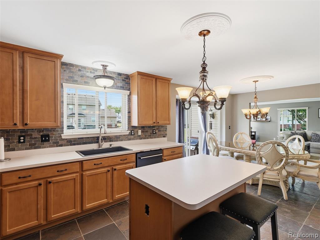 23621 Crescent Ridge Drive, New Boston, MI 48164 — Photo 10