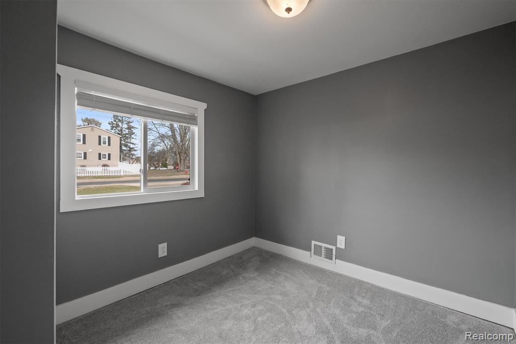 405 W Liberty Street, Milford, MI 48381 — Photo 15