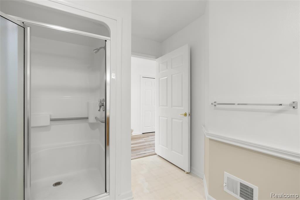 21366 Mulberry Court, Farmington Hills, MI 48336 — Photo 18