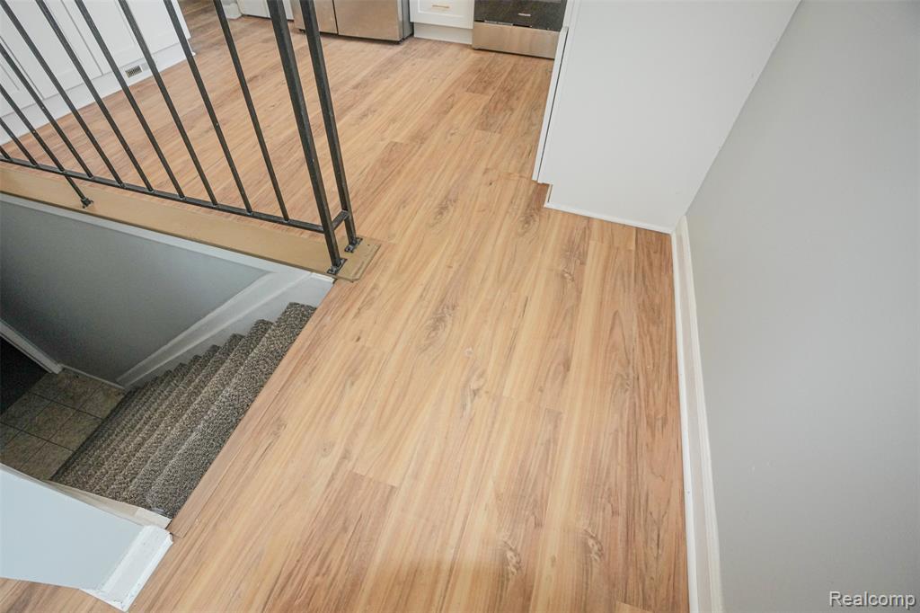 5783 Williamsburg Court, Waterford, MI 48327 — Photo 38
