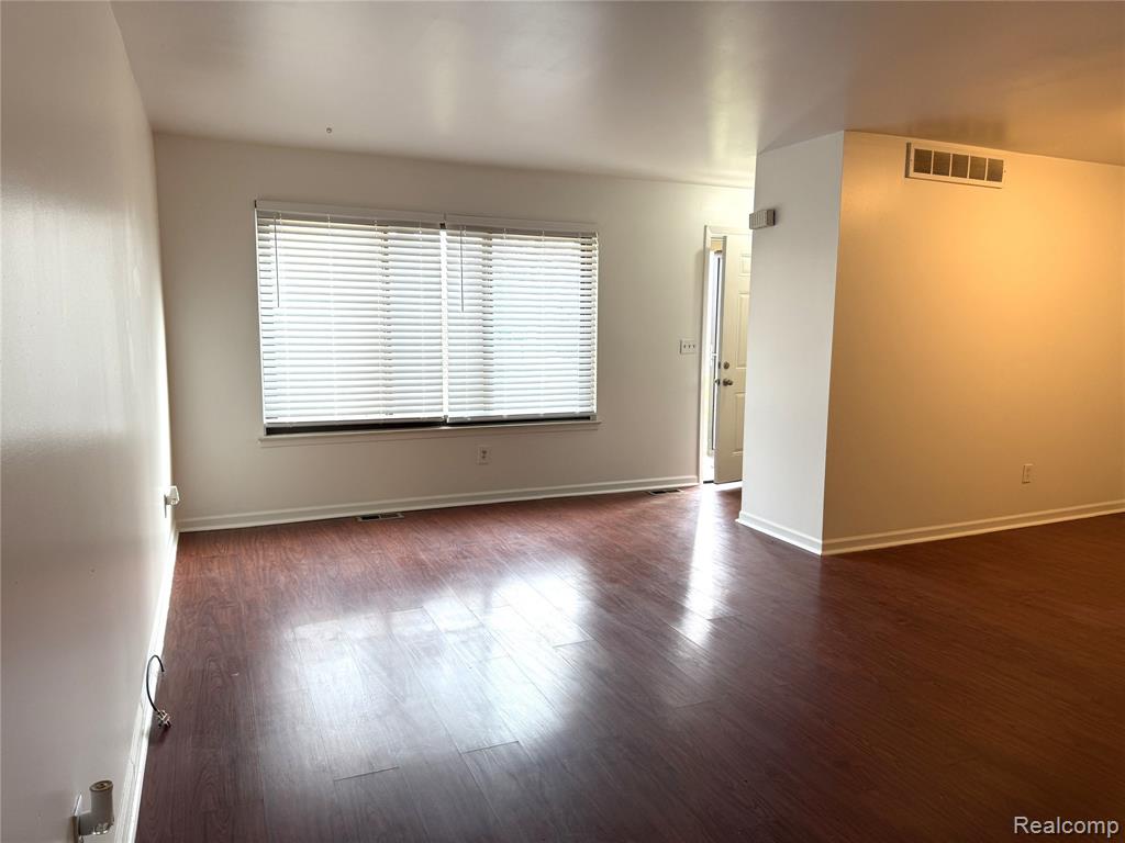 27048 Winchester Street, Brownstown, MI 48183 — Photo 7