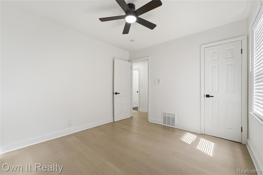 20190 Stansbury Street, Detroit, MI 48235 — Photo 17