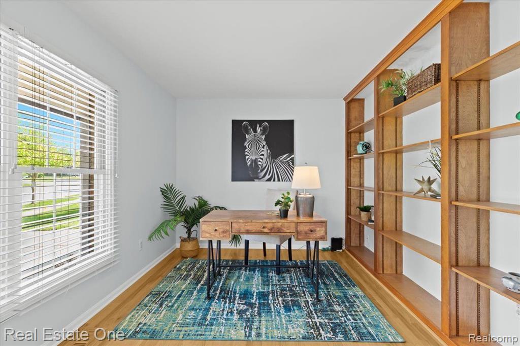 585 Dorchester Way, Milford, MI 48381 — Photo 6