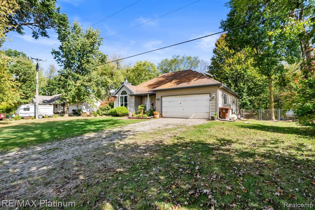 3388 Hogback Road, Fowlerville, MI 48836 — Photo 2