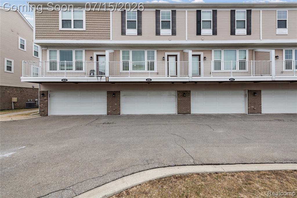 4616 Bradley Circle, Troy, MI 48085 — Photo 7