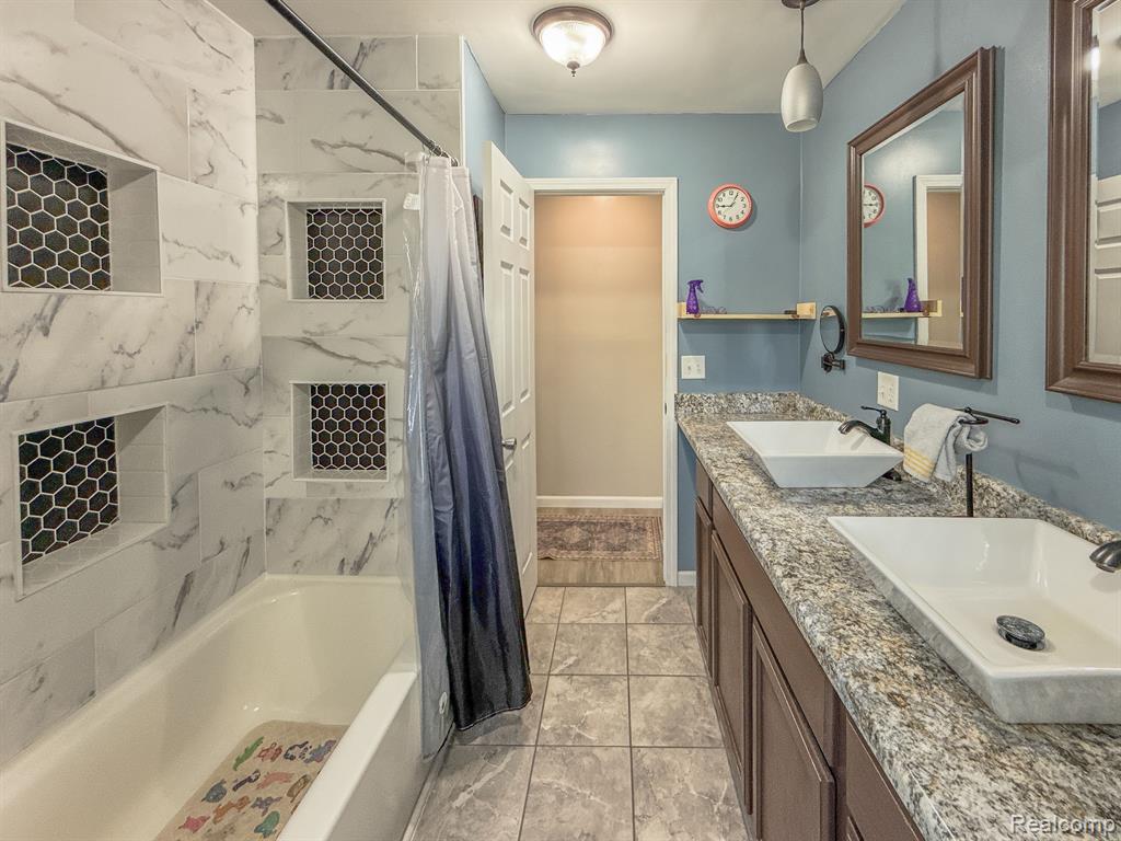 5505 FLORIA Drive, Swartz Creek, MI 48473 — Photo 13